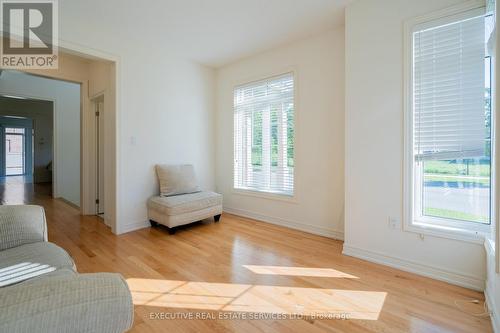 61 Truro Circle, Brampton (Northwest Brampton), ON - Indoor Photo Showing Living Room