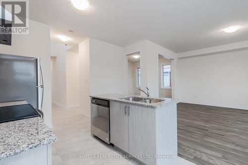 36 Hillcroft Way, Kawartha Lakes, ON - Indoor Photo Showing Kitchen With Double Sink