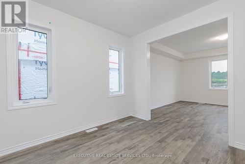 36 Hillcroft Way, Kawartha Lakes, ON - Indoor Photo Showing Other Room