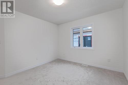 36 Hillcroft Way, Kawartha Lakes, ON - Indoor Photo Showing Other Room