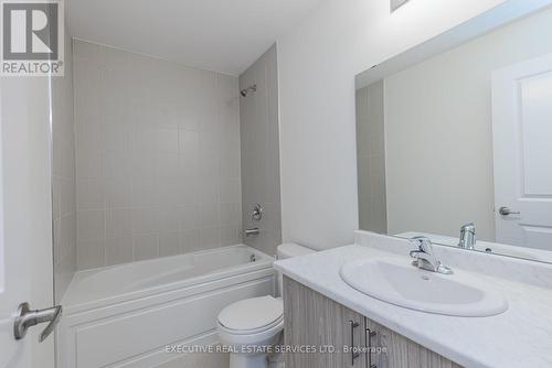 36 Hillcroft Way, Kawartha Lakes, ON - Indoor Photo Showing Bathroom