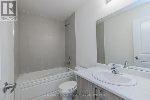 36 Hillcroft Way, Kawartha Lakes, ON - Indoor Photo Showing Bathroom