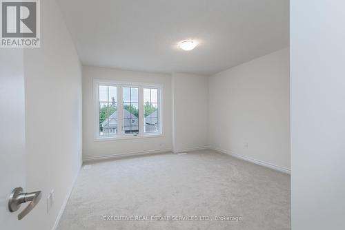 36 Hillcroft Way, Kawartha Lakes, ON - Indoor Photo Showing Other Room