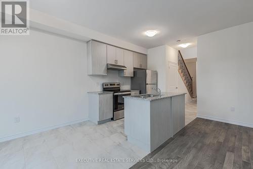 36 Hillcroft Way, Kawartha Lakes, ON - Indoor Photo Showing Kitchen