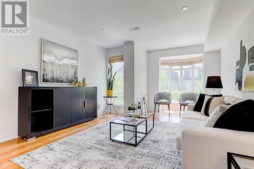 63 David Dunlap Circle, Toronto, ON - Indoor Photo Showing Living Room