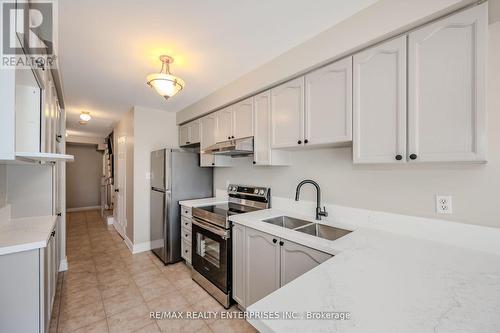 5958 Ridgecrest Trail, Mississauga, ON - Indoor Photo Showing Kitchen With Double Sink