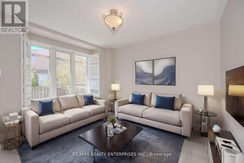 5958 Ridgecrest Trail, Mississauga, ON - Indoor Photo Showing Living Room