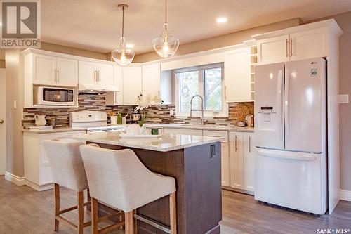 85 Champlin Crescent, Saskatoon, SK - Indoor Photo Showing Kitchen With Upgraded Kitchen