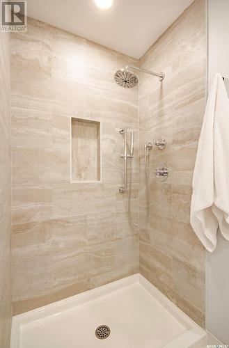 85 Champlin Crescent, Saskatoon, SK - Indoor Photo Showing Bathroom