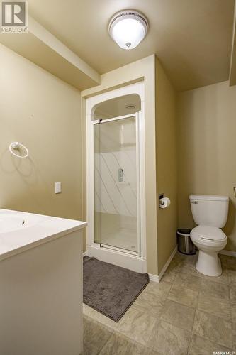 85 Champlin Crescent, Saskatoon, SK - Indoor Photo Showing Bathroom