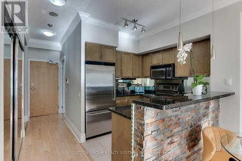209 - 5 Marine Parade Drive, Toronto, ON - Indoor Photo Showing Kitchen With Stainless Steel Kitchen