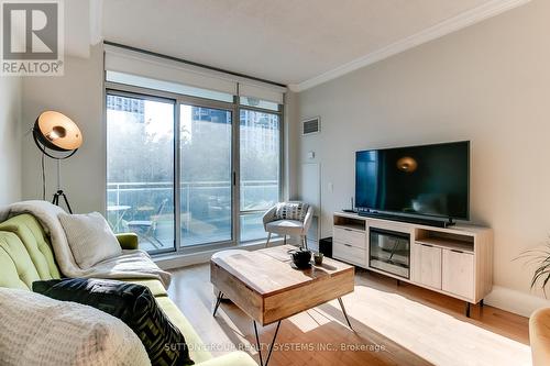 209 - 5 Marine Parade Drive, Toronto, ON - Indoor Photo Showing Living Room