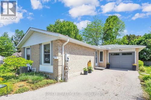 48 Upton Crescent, Guelph, ON - Outdoor