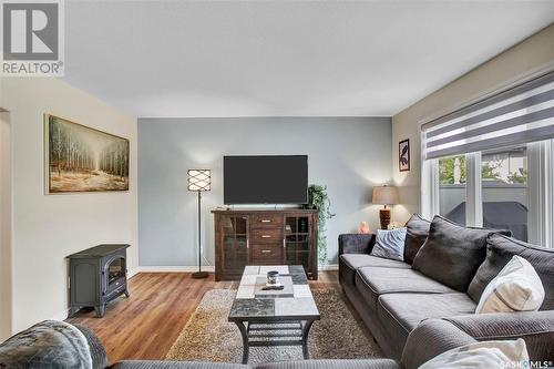 614 Rempel Crescent, Saskatoon, SK - Indoor Photo Showing Living Room