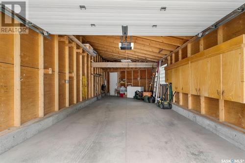 1606 14Th Street E, Saskatoon, SK - Indoor Photo Showing Garage