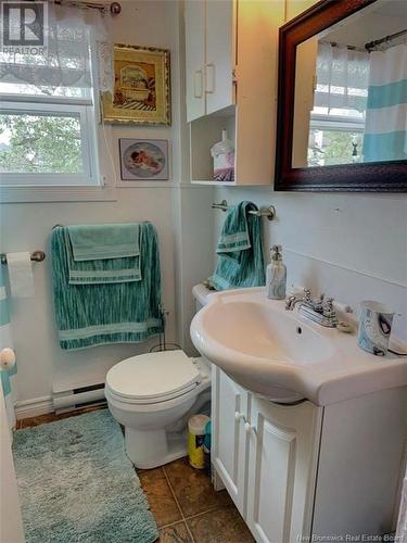 69-73 45E Avenue, Edmundston, NB - Indoor Photo Showing Bathroom