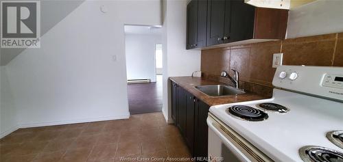 947 Windsor Avenue Unit# Upper, Windsor, ON - Indoor Photo Showing Kitchen