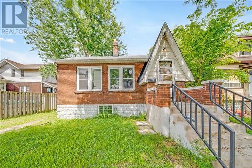 3674 King Street, Windsor, ON - Outdoor