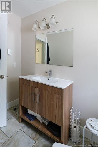 205 Argyle Street, Moncton, NB - Indoor Photo Showing Bathroom