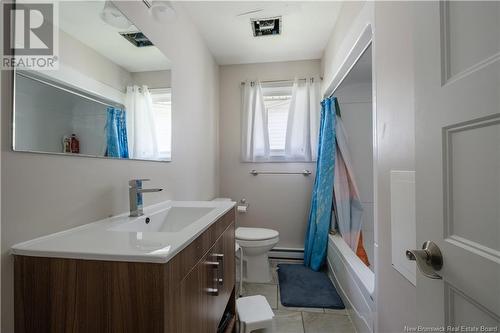 205 Argyle Street, Moncton, NB - Indoor Photo Showing Bathroom