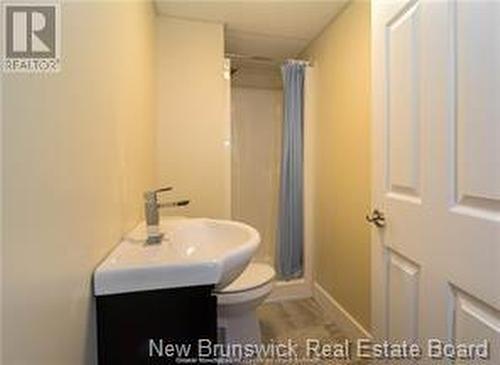 205 Argyle Street, Moncton, NB - Indoor Photo Showing Bathroom