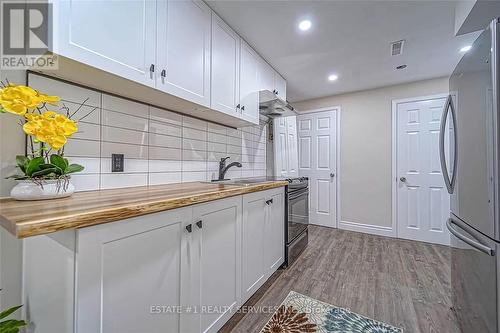 84 Simmons Boulevard, Brampton, ON - Indoor Photo Showing Kitchen