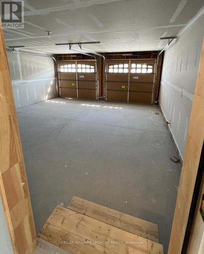 3048 Sierra Drive, Orillia, ON - Indoor Photo Showing Garage