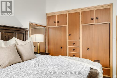 114 Manchester Road, Kitchener, ON - Indoor Photo Showing Bedroom