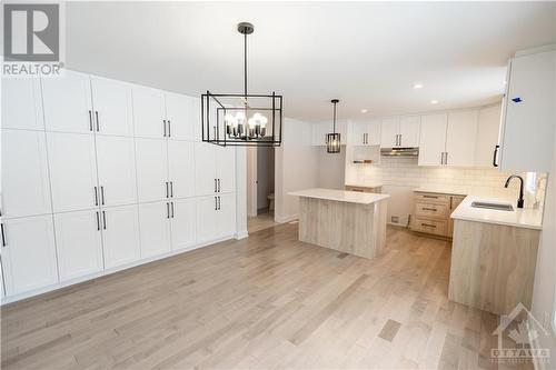 1409 Caroline Court, Cornwall, ON - Indoor Photo Showing Kitchen With Upgraded Kitchen