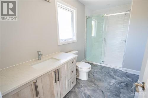 1405 Caroline Court, Cornwall, ON - Indoor Photo Showing Bathroom