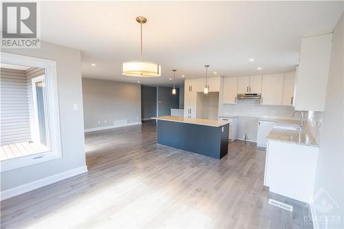 1405 Caroline Court, Cornwall, ON - Indoor Photo Showing Kitchen