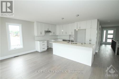 1401 Caroline Court, Cornwall, ON - Indoor Photo Showing Kitchen