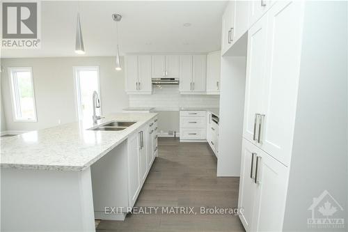 1401 Caroline Court, Cornwall, ON - Indoor Photo Showing Kitchen With Double Sink With Upgraded Kitchen