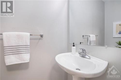 90 Kimberwick Crescent, Ottawa, ON - Indoor Photo Showing Bathroom