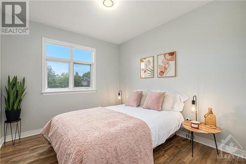90 Kimberwick Crescent, Ottawa, ON - Indoor Photo Showing Bedroom