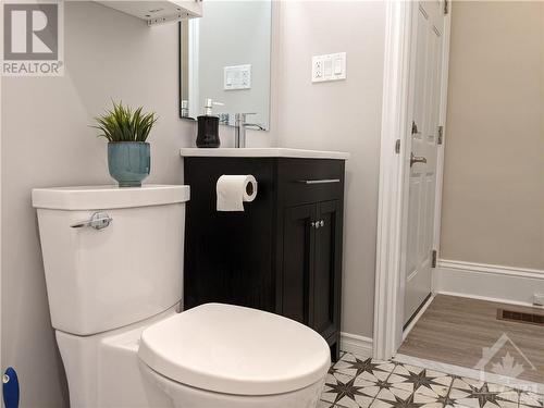 Unit 2 - 55 Irving Avenue, Ottawa, ON - Indoor Photo Showing Bathroom