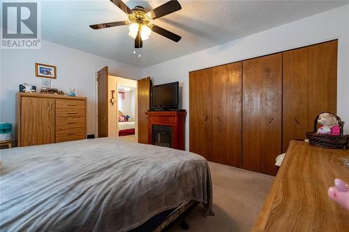 215 Hampton Avenue, Sarnia, ON - Indoor Photo Showing Bedroom