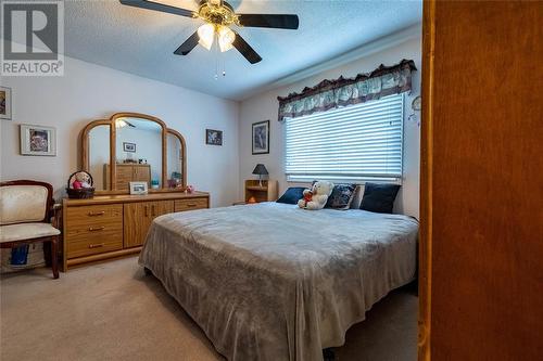 215 Hampton Avenue, Sarnia, ON - Indoor Photo Showing Bedroom