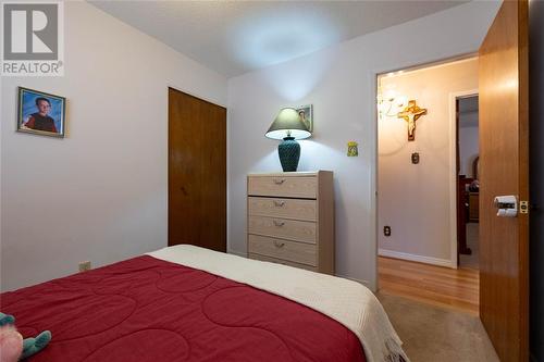 215 Hampton Avenue, Sarnia, ON - Indoor Photo Showing Bedroom
