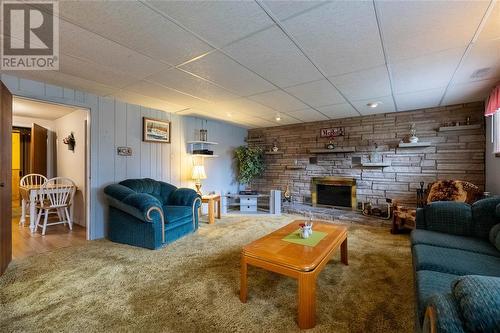 215 Hampton Avenue, Sarnia, ON - Indoor Photo Showing Living Room With Fireplace