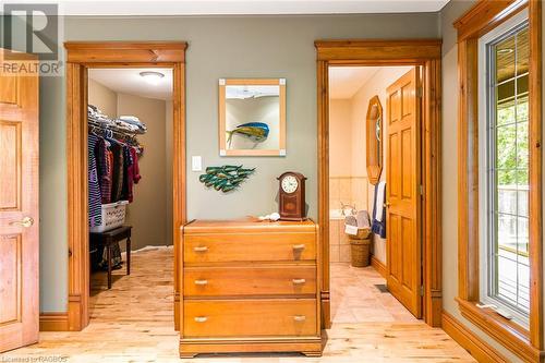 Primary bedroom's ensuite & walk-in closet - 61 Fox Trail, Northern Bruce Peninsula, ON - Indoor Photo Showing Other Room