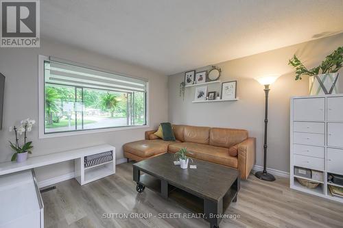 29 Talavera Crescent, London, ON - Indoor Photo Showing Living Room
