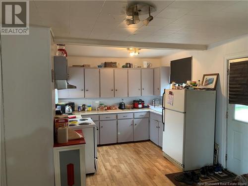 62 Chemin Du Parc, Val-Comeau, NB - Indoor Photo Showing Kitchen