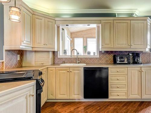 Cuisine - 1931 Rue Collet, Varennes, QC - Indoor Photo Showing Kitchen