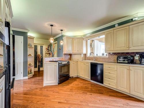 Cuisine - 1931 Rue Collet, Varennes, QC - Indoor Photo Showing Kitchen