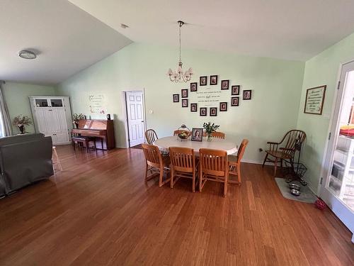 841 Tenth Avenue, Thunder Bay, ON - Indoor Photo Showing Dining Room