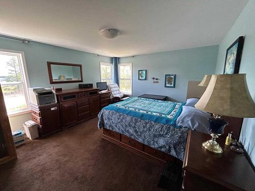 841 Tenth Avenue, Thunder Bay, ON - Indoor Photo Showing Bedroom