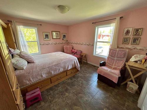 841 Tenth Avenue, Thunder Bay, ON - Indoor Photo Showing Bedroom