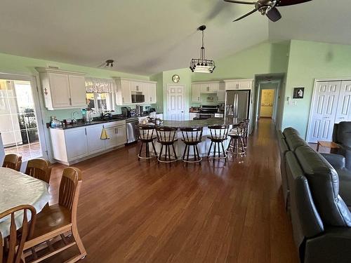 841 Tenth Avenue, Thunder Bay, ON - Indoor Photo Showing Dining Room