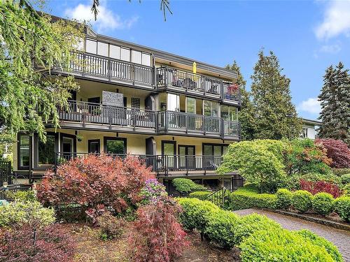 203-906 Southgate St, Victoria, BC - Outdoor With Balcony